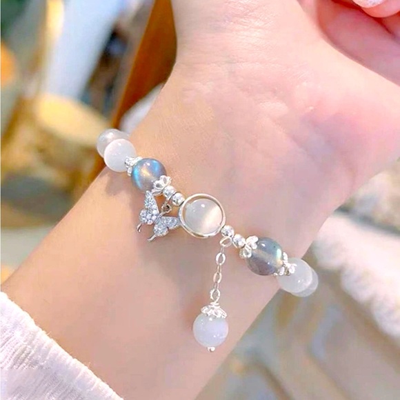 Light Grey White Beaded Bracelet Stackable Stretch Bracelets Stretchy Fall New - Picture 2 of 3